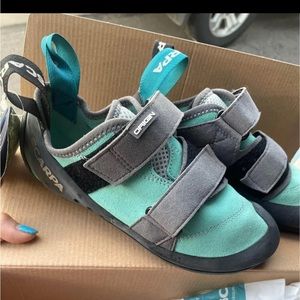 Scarpa Climbing shoe: brand new never worn